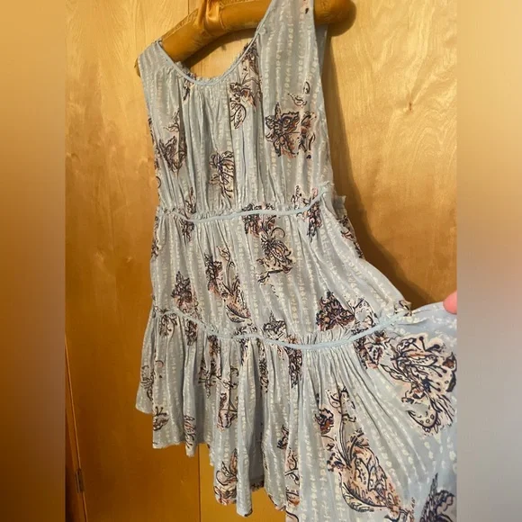 NWOT! Free People light blue floral romper. XS, Medium. Pockets! - Picture 9 of 16